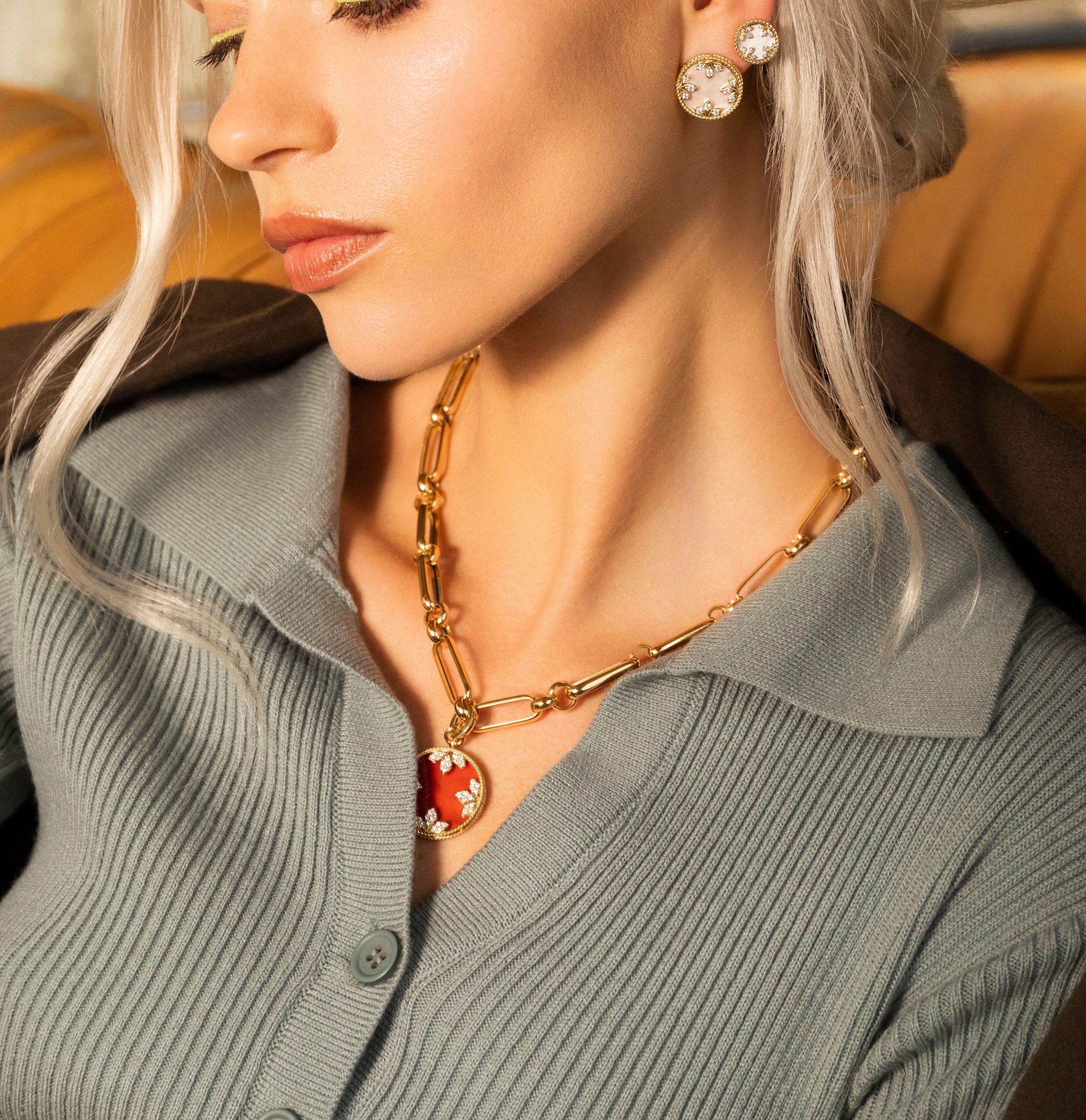 VENETIAN MEDALLIONS EARRINGS WITH DIAMONDS AND MOTHER OF PEARL - Image 2