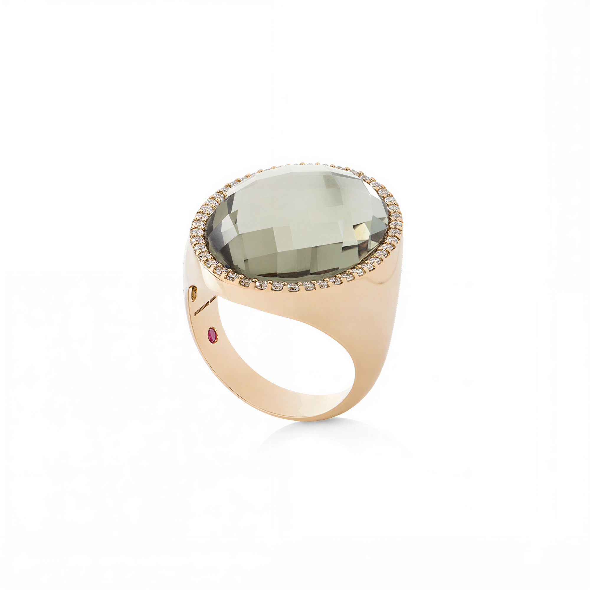 COCKTAIL RING WITH CRYSTAL BRIOLET, WHITE RHODONITE SHEET AND BROWN DIAMONDS