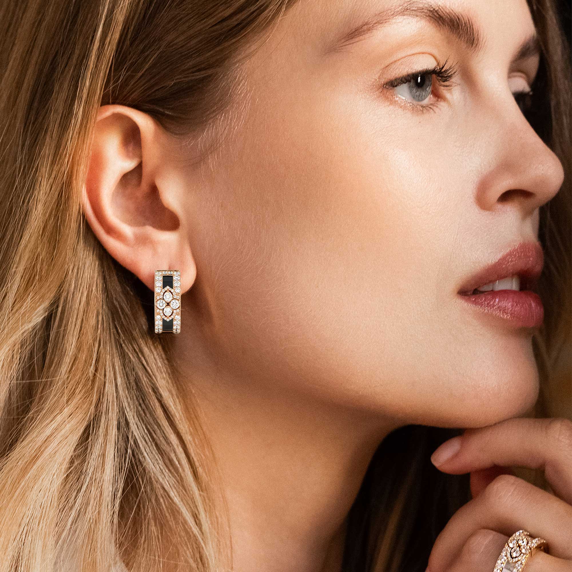 LOVE IN VERONA EARRINGS WITH BLACK JADE AND DIAMONDS - Image 2