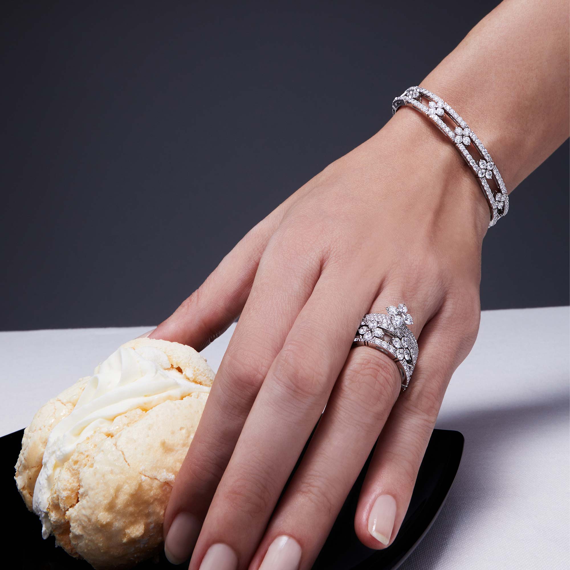 LOVE IN VERONA BANGLE WITH DIAMONDS - Image 2