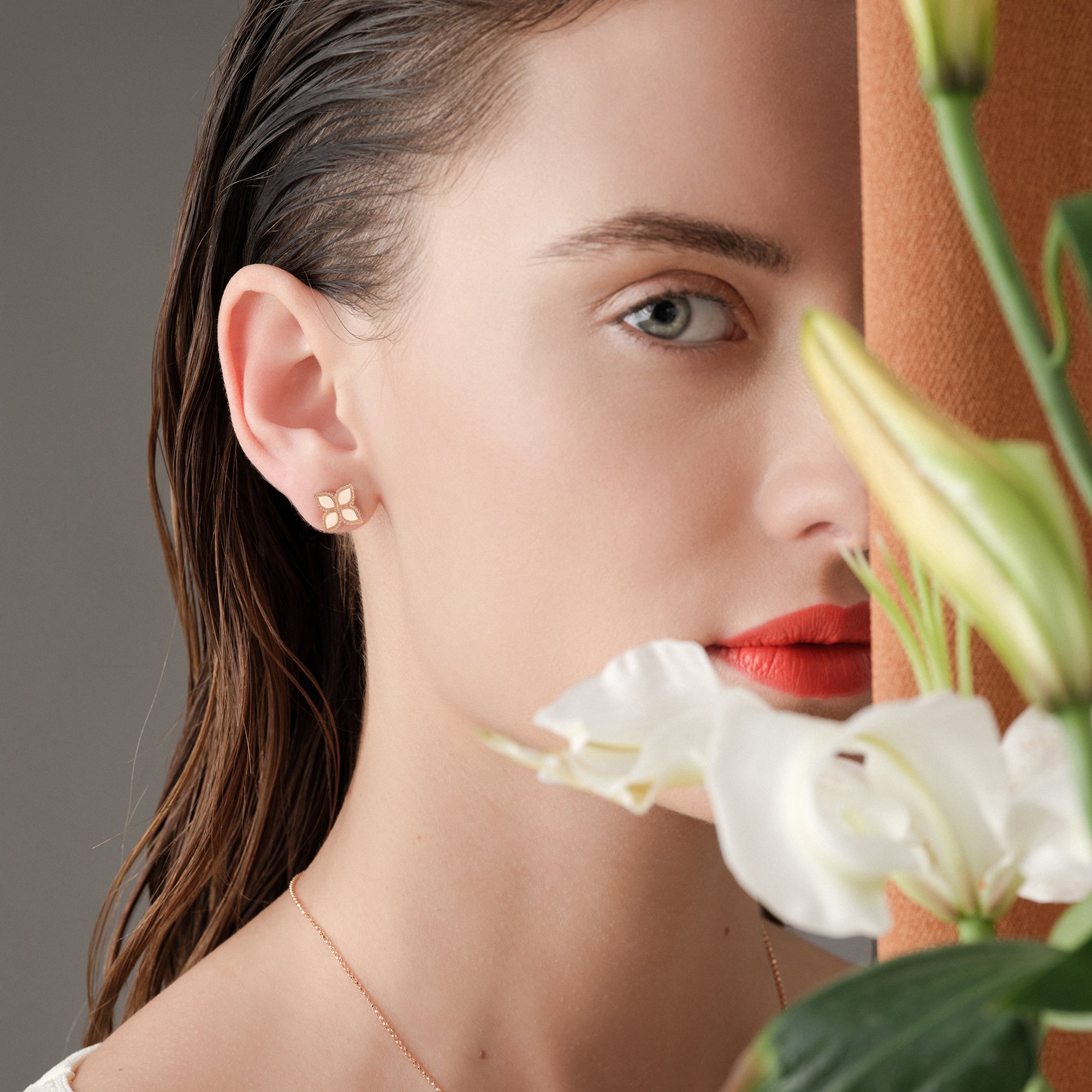 PRINCESS FLOWER EARRINGS - Image 2