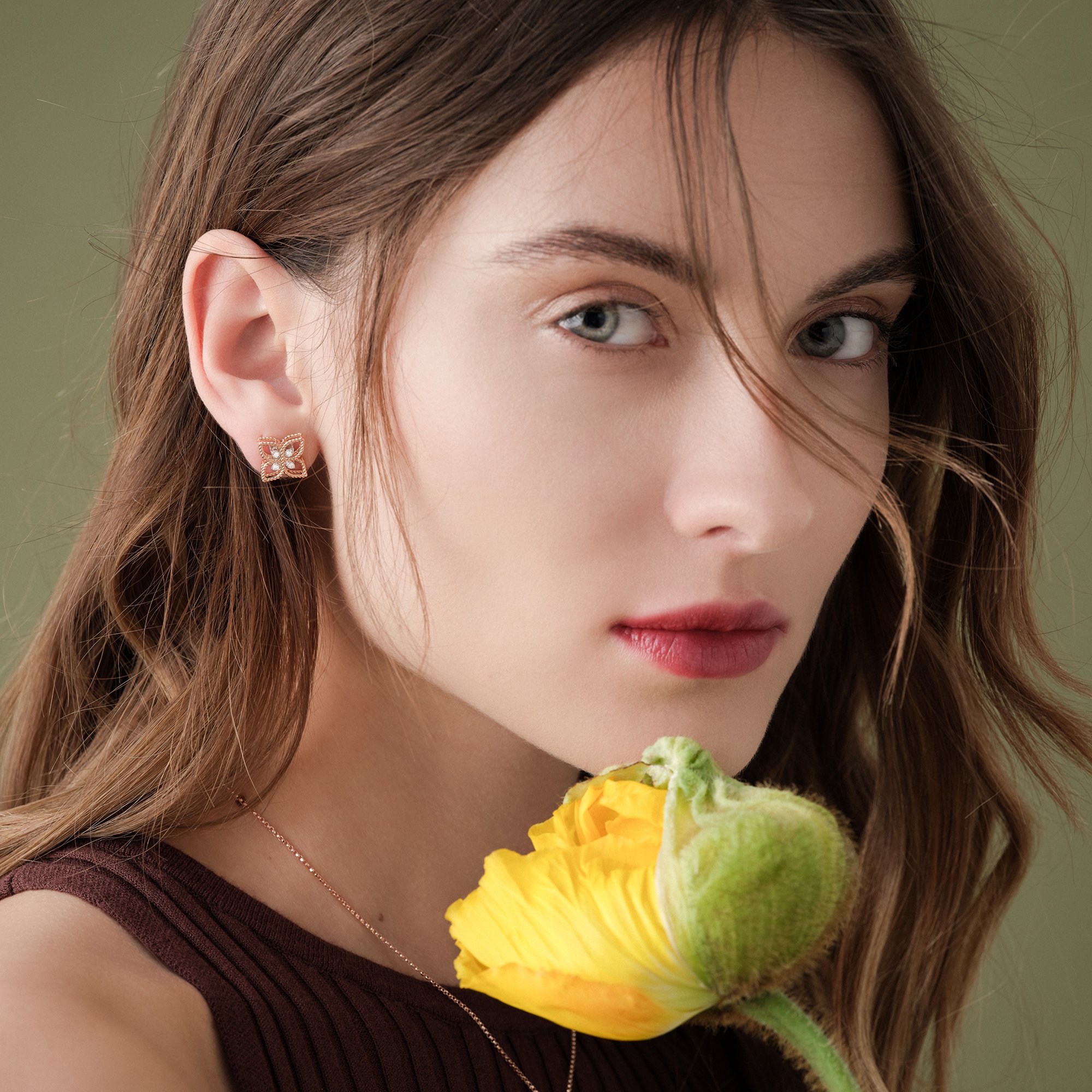 PRINCESS FLOWER EARRINGS WITH DIAMONDS - Image 2