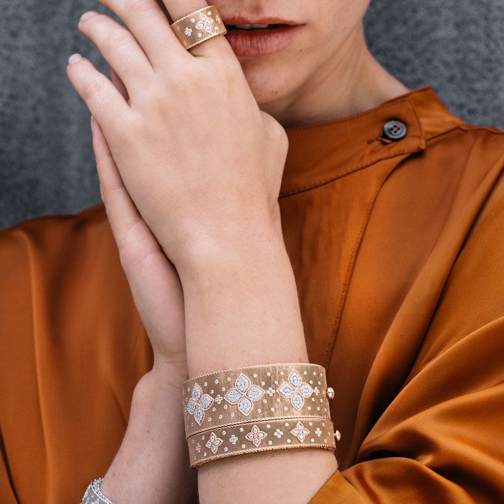 VENETIAN PRINCESS BANGLE WITH DIAMONDS - Image 2