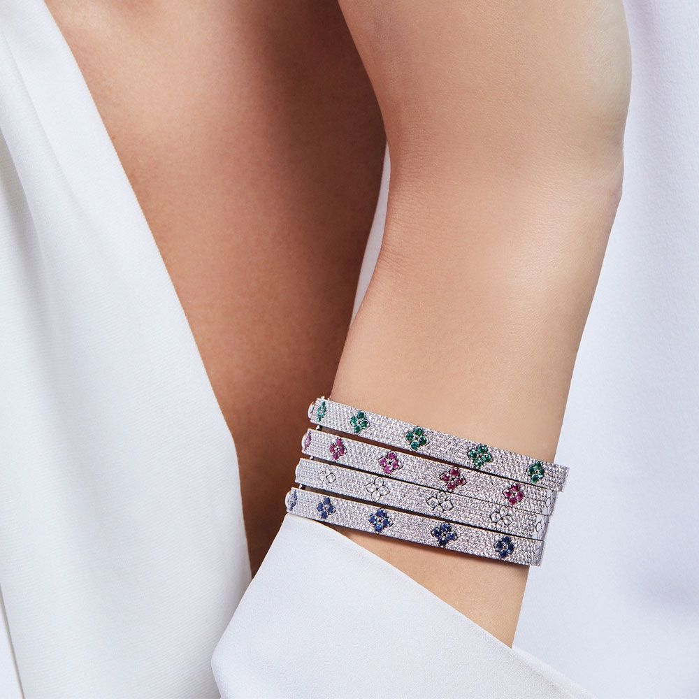 LOVE IN VERONA BANGLE WITH DIAMONDS AND EMERALDS - Image 2