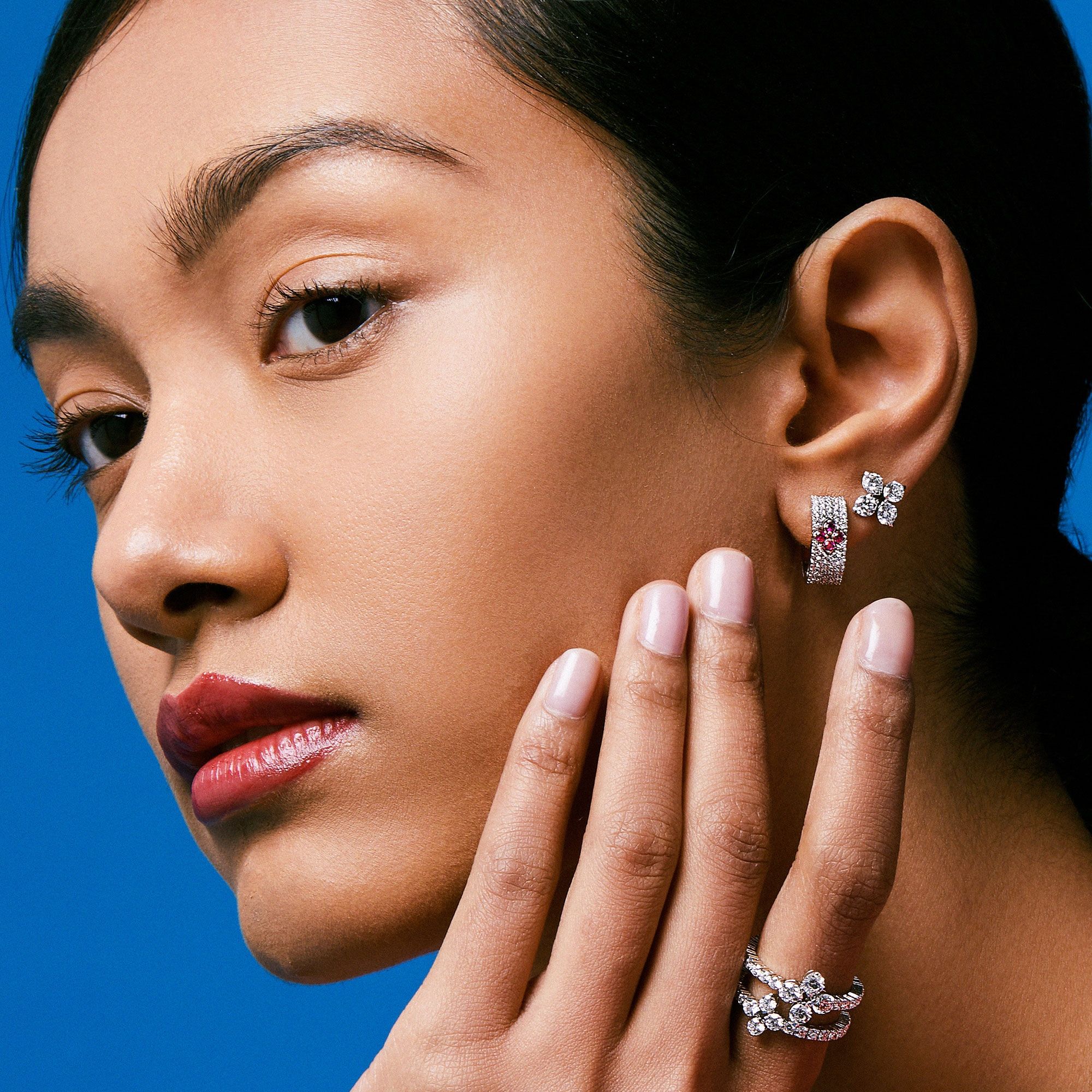 LOVE IN VERONA EARRINGS WITH DIAMONDS - Image 2