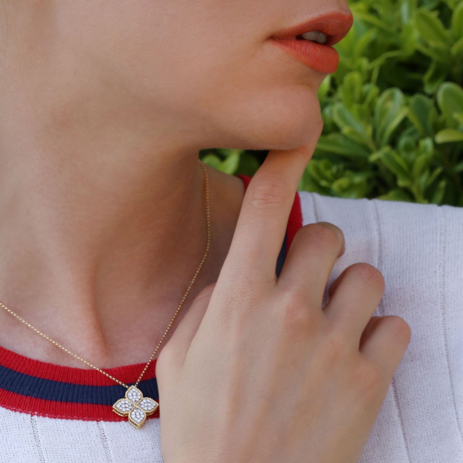 PRINCESS FLOWER PENDANT WITH DIAMONDS - Image 2