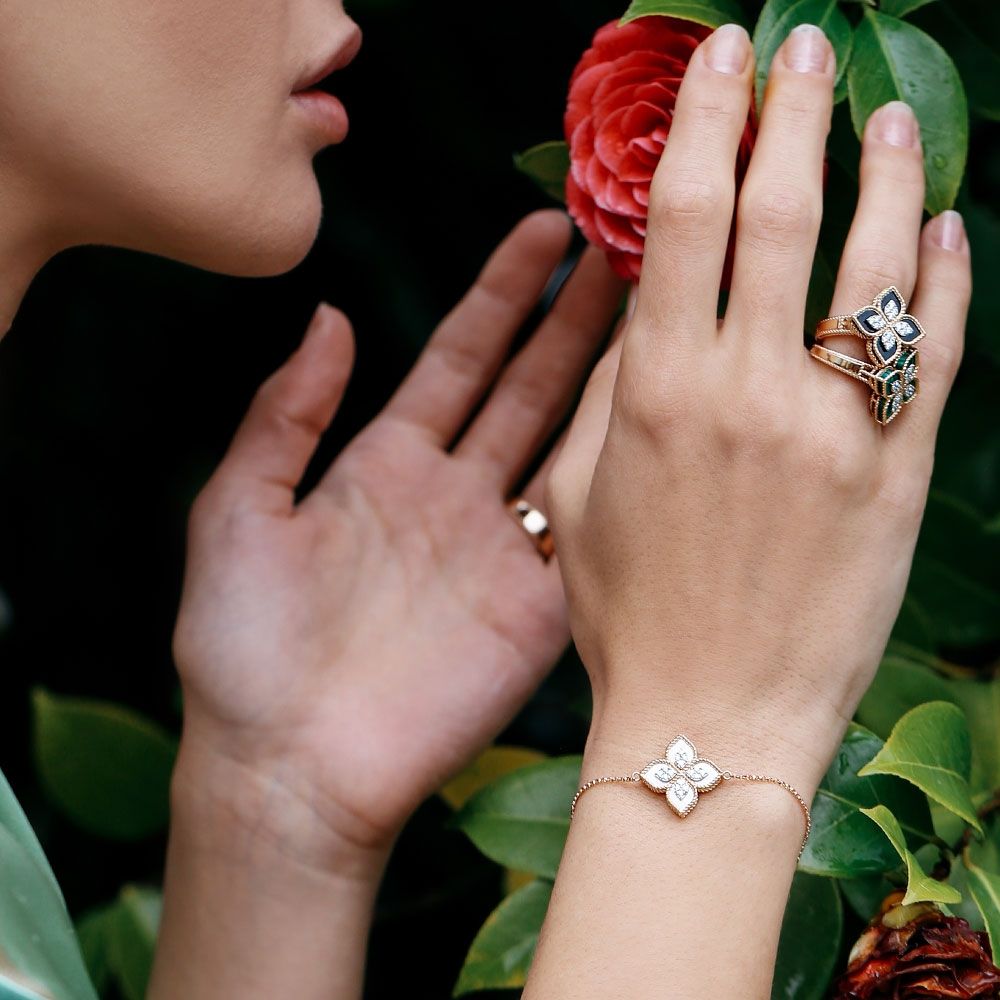 PRINCESS FLOWER BRACELET WITH DIAMONDS - Image 2